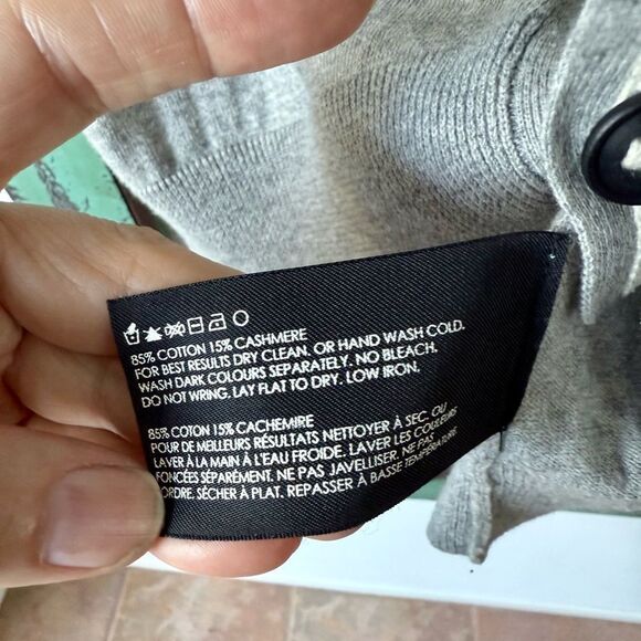 Club Monaco Cashmere Blend Sleeveless Cardigan Vest - Picture 8 of 8